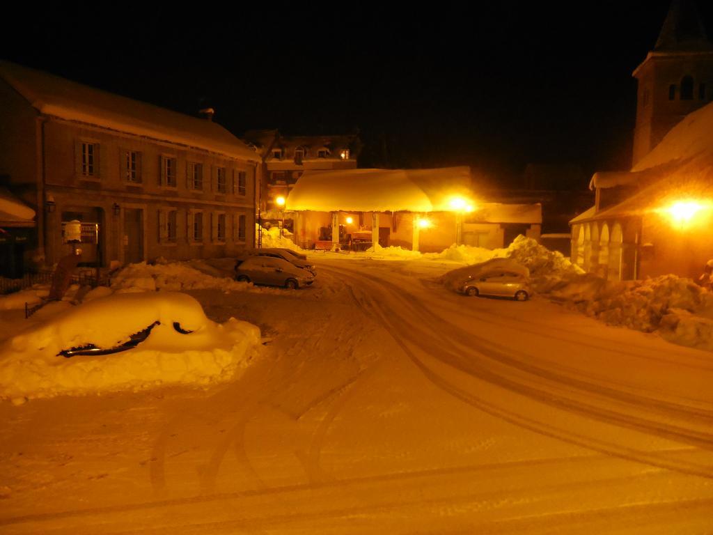 Hotel Les Deux Cols Sainte-Marie-de-Campan Exteriér fotografie